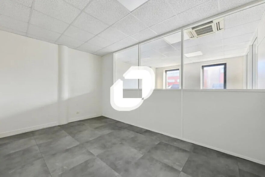 Bureau dans Bussy-Saint-Georges à vendre - Photo intérieure - Image 3 de 4