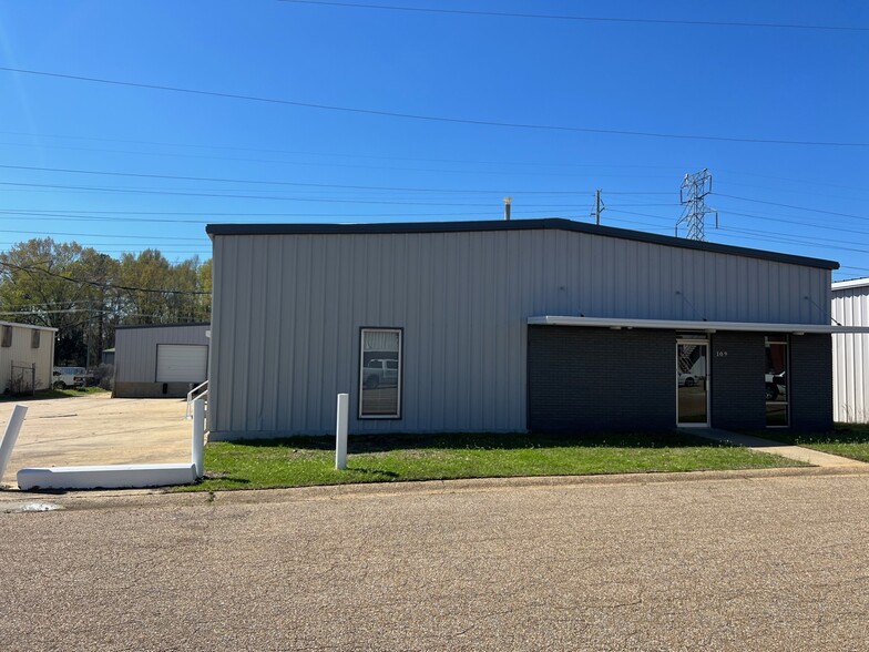 109 E State St, Ridgeland, MS for lease - Building Photo - Image 3 of 7