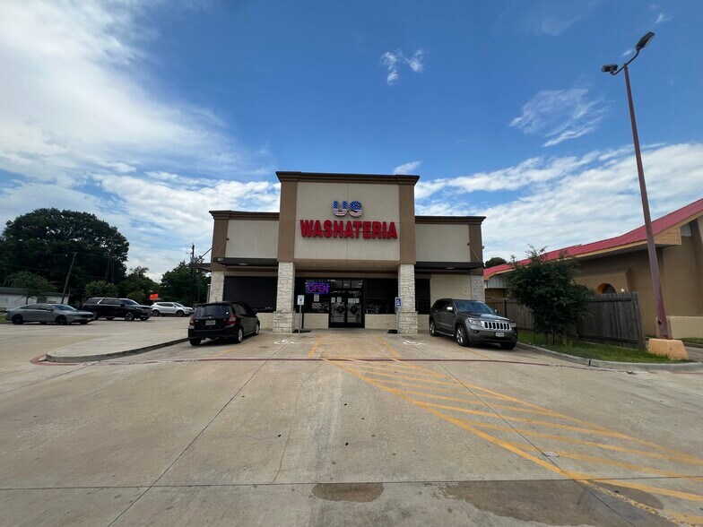 705 N Alexander Dr, Baytown, TX à vendre - Photo principale - Image 2 de 7