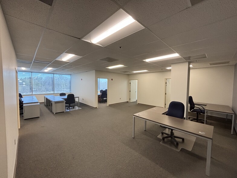 1801 Robert Fulton Dr, Reston, VA for lease - Building Photo - Image 3 of 18