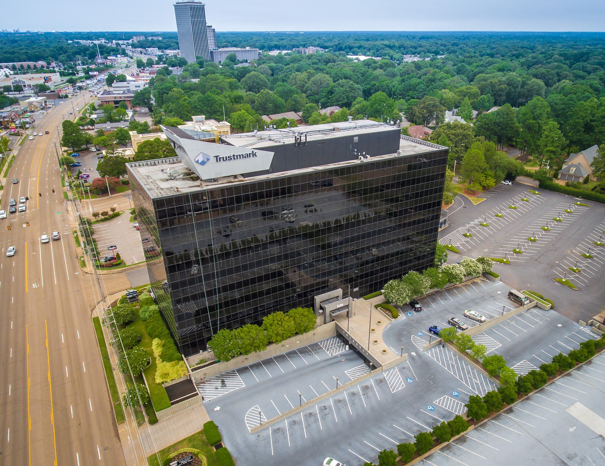 5350 Poplar Ave, Memphis, TN à louer Photo du bâtiment- Image 1 de 4