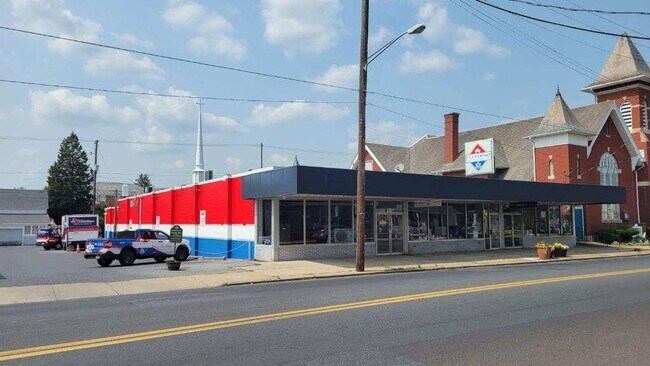 Plus de détails pour 29-33 E Main St, Palmyra, PA - Commerce de détail à louer