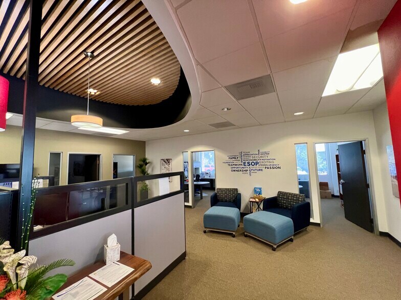 3821 Calle Fortunada, San Diego, CA à louer - Photo intérieure - Image 3 de 4