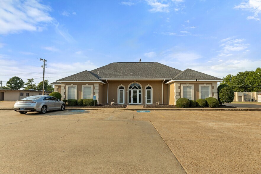 304 S Rhodes St, West Memphis, AR à vendre - Photo du bâtiment - Image 3 de 3