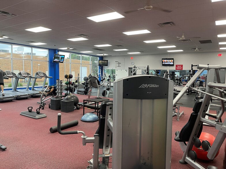 720 Foxpointe Dr, Sycamore, IL à louer - Photo du bâtiment - Image 2 de 15