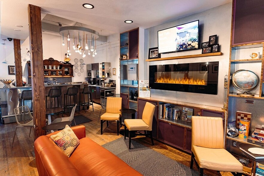 120 2nd St, Juneau, AK à vendre - Photo intérieure - Image 3 de 10