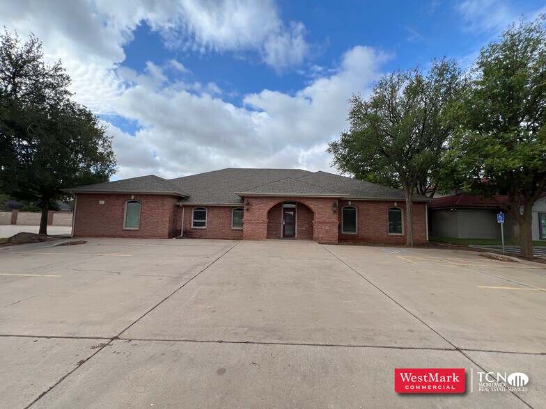 4225 85th St, Lubbock, TX for lease - Building Photo - Image 1 of 8