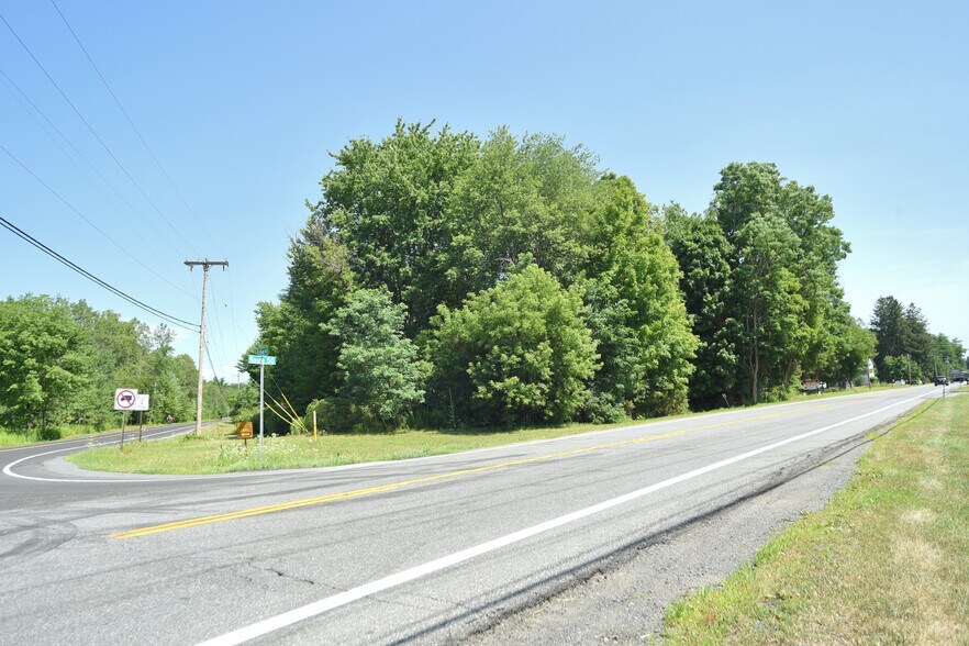4310 Route 50, Saratoga Springs, NY à vendre - Photo du bâtiment - Image 2 de 7