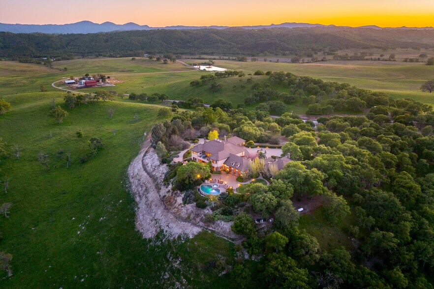 76525 Interlake Rd, Bradley, CA for sale - Building Photo - Image 1 of 128