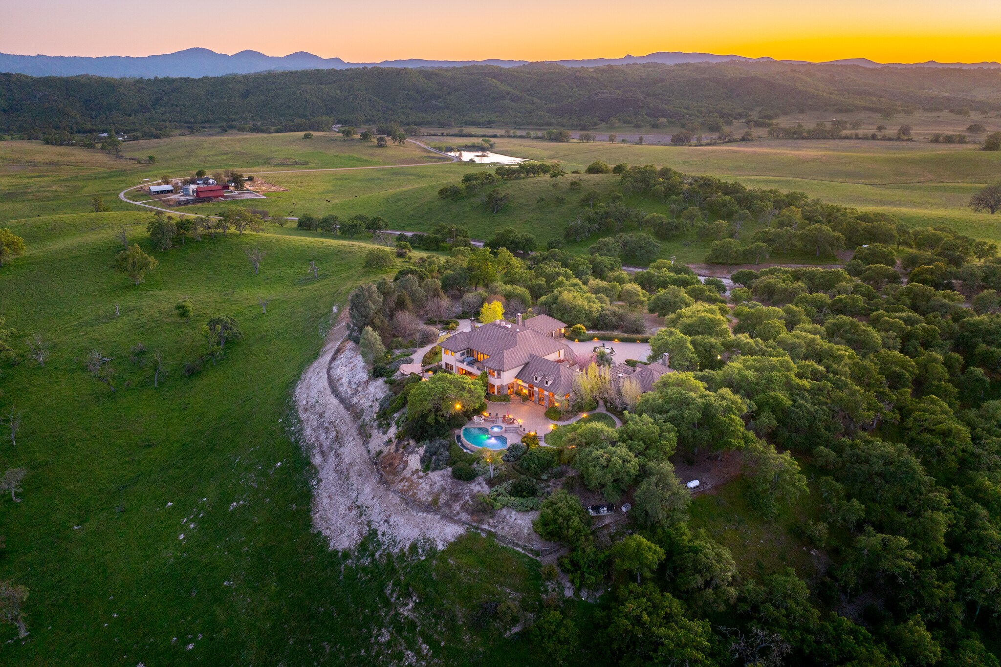 76525 Interlake Rd, Bradley, CA à vendre Photo du bâtiment- Image 1 de 129