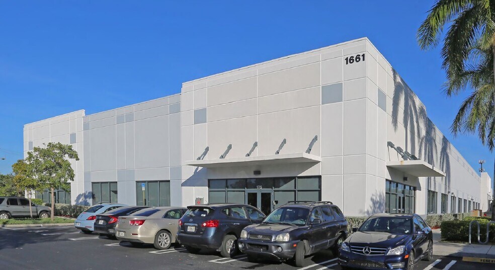 1661 Worthington Rd, West Palm Beach, FL à louer - Photo du bâtiment - Image 1 de 4
