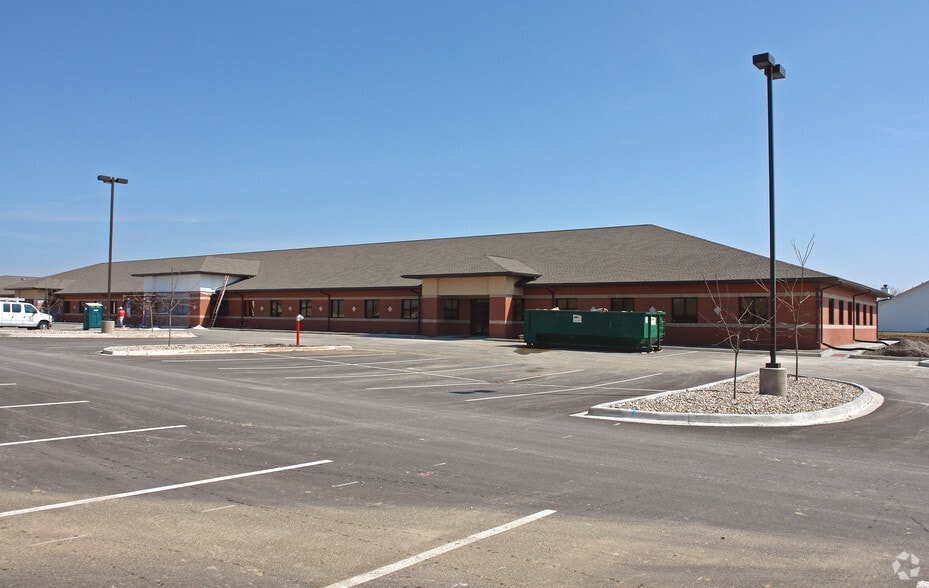 604 Pierce Blvd, O'Fallon, IL for lease - Building Photo - Image 2 of 2