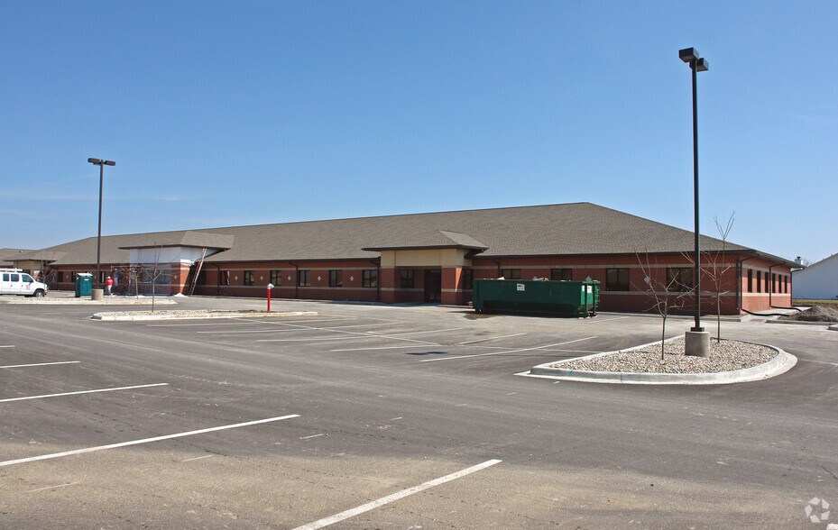 604 Pierce Blvd, O'Fallon, IL à louer - Photo du bâtiment - Image 2 de 2