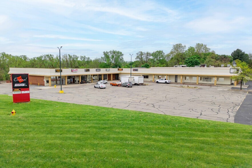 3467-3491 Beecher Rd, Flint, MI à louer - Photo du bâtiment - Image 1 de 1