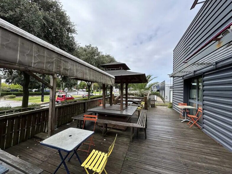 Commerce de détail dans Saint-Herblain à louer - Photo du bâtiment - Image 2 de 6