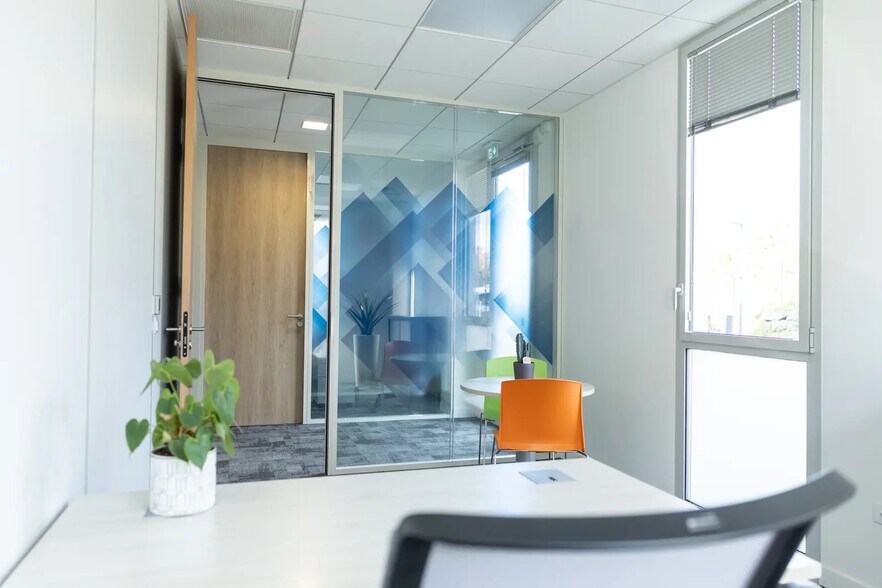 11 Rue De La Voie Lactée, Saint-Didier-au-Mont-d'Or à louer - Photo du bâtiment - Image 1 de 11