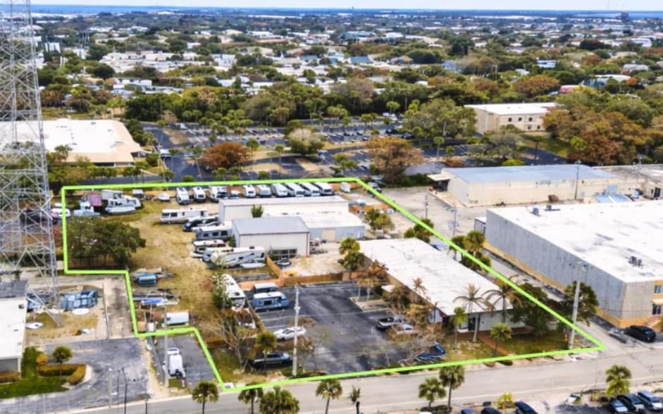 A1A Cape Canaveral, FL portefeuille de 3 propriétés à vendre sur LoopNet.ca - Photo principale - Image 3 de 3