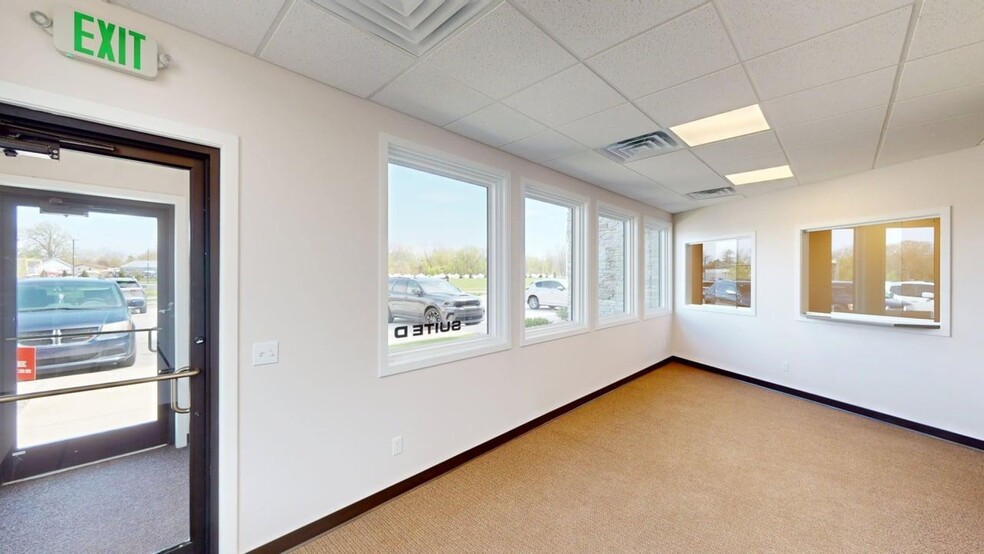 125 E Shore Pky, La Porte, IN for lease - Building Photo - Image 2 of 24