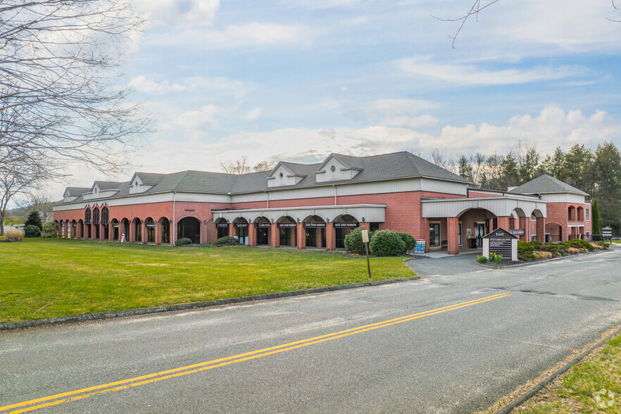 800 Main St S, Southbury, CT à vendre - Photo principale - Image 1 de 1