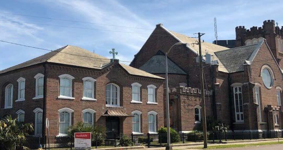 808 Spring Hill Ave, Mobile, AL à louer - Photo du bâtiment - Image 2 de 2