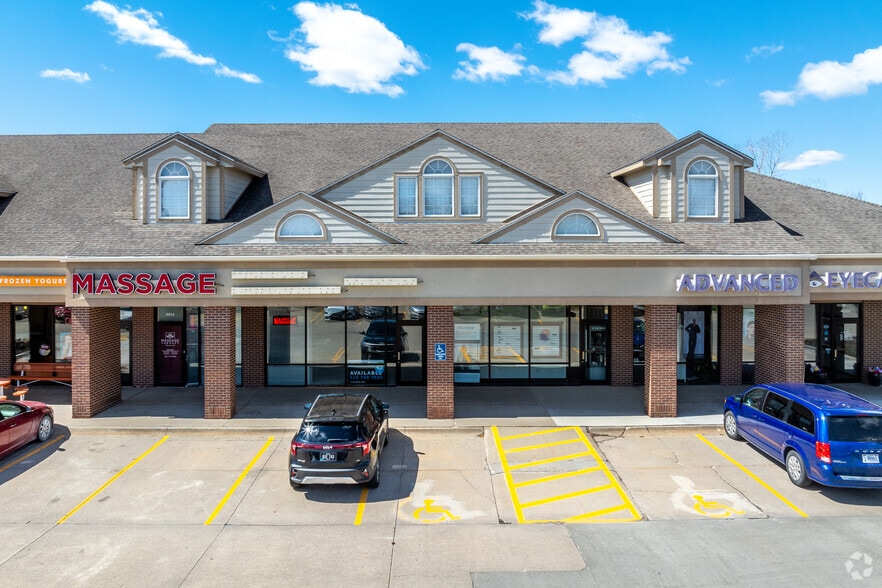 4632-4664 86th St, Urbandale, IA à louer - Photo du bâtiment - Image 3 de 7