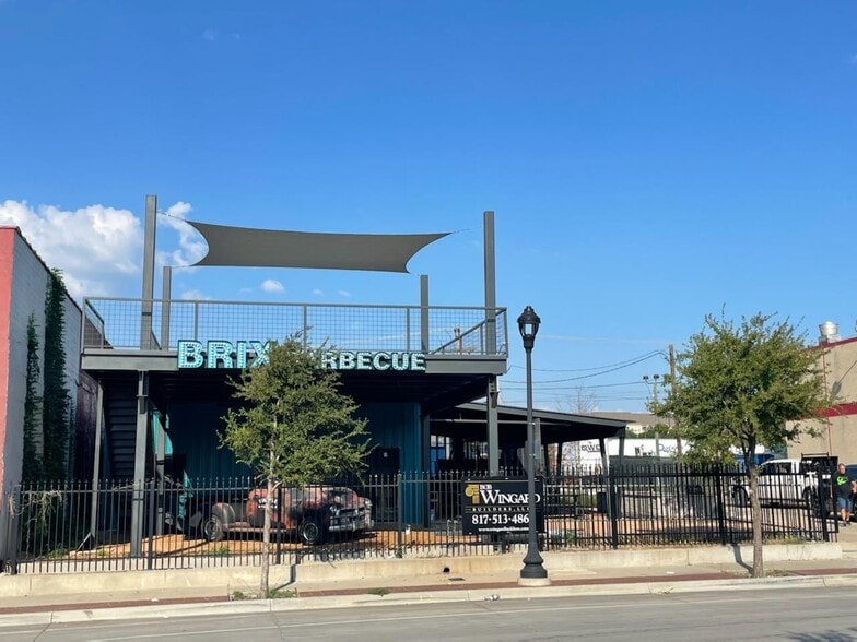 1012 S Main St, Fort Worth, TX for lease - Building Photo - Image 2 of 11