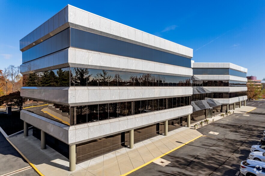 198 Van Buren St, Herndon, VA for lease - Building Photo - Image 2 of 5