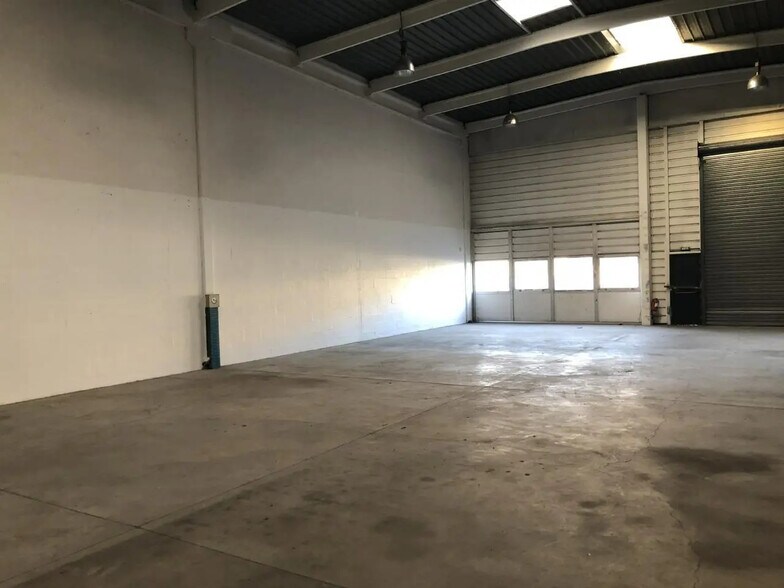 Bureau dans Bondoufle à louer - Photo du bâtiment - Image 2 de 8