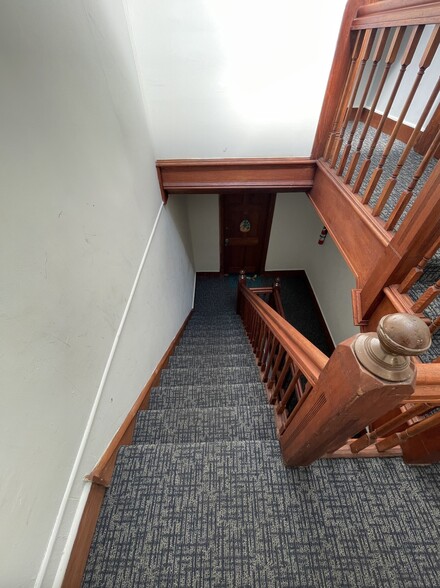 108 Morton Ave, Ridley Park, PA for sale - Interior Photo - Image 3 of 17