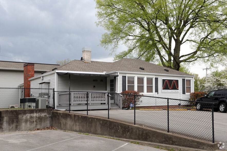 2825 Erica Pl, Nashville, TN à vendre - Photo du bâtiment - Image 3 de 3
