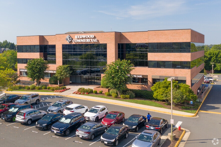 5900 Fort Dr, Centreville, VA à louer - Photo du bâtiment - Image 2 de 12