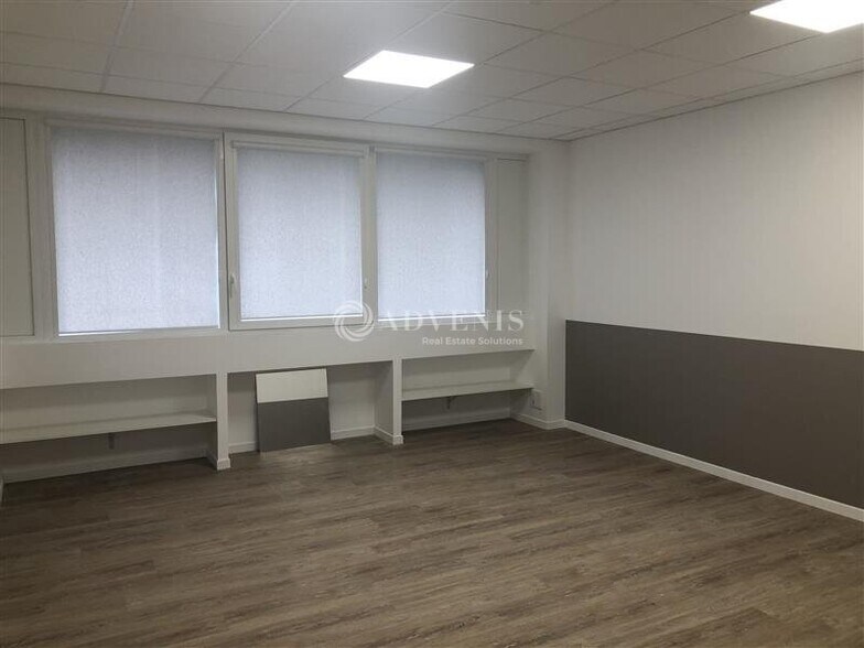 Office in Rosny-sous-Bois for lease - Interior Photo - Image 2 of 6