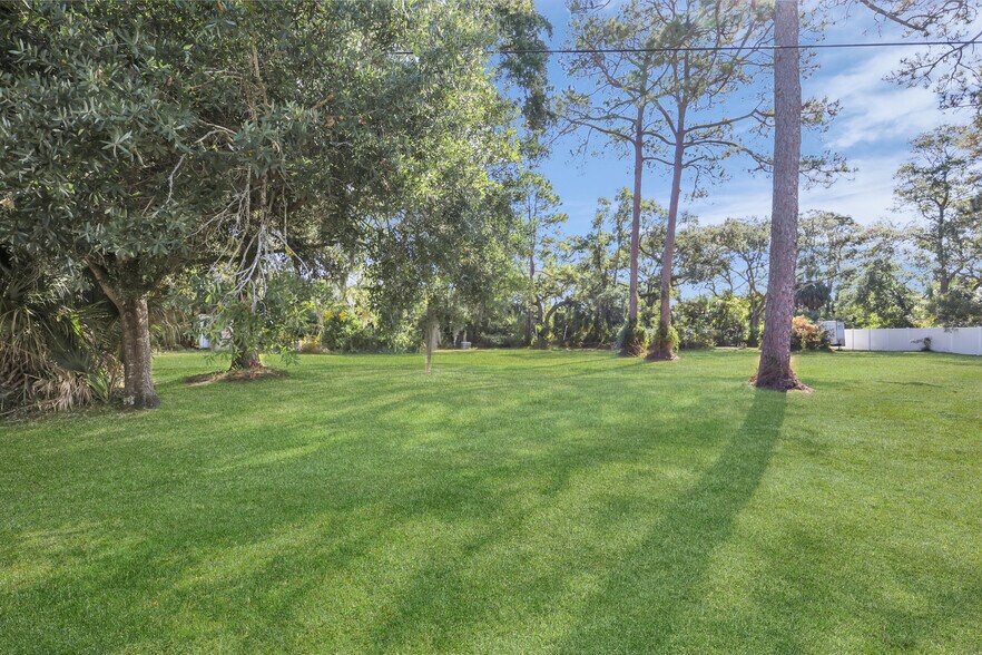 108 Lewis Ave, Tybee Island, GA à vendre - Photo du bâtiment - Image 1 de 37