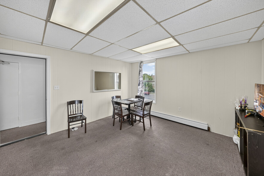 137 Livingston Ave, New Brunswick, NJ à vendre - Photo du bâtiment - Image 2 de 45
