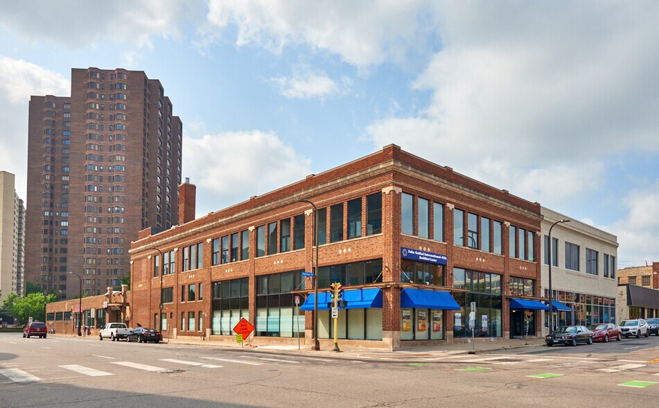1201 Harmon Pl, Minneapolis, MN à louer - Photo du bâtiment - Image 1 de 12