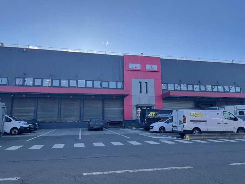 Flex dans Le Blanc-Mesnil à louer - Photo du bâtiment - Image 3 de 8
