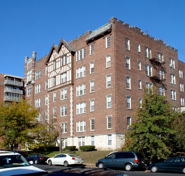555 E 27th St, Paterson, NJ à vendre - Photo du bâtiment - Image 3 de 9