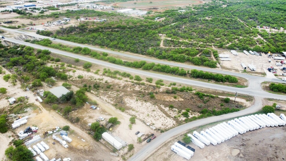 0000 Minerales Annex Rd rd, Laredo, TX for sale - Primary Photo - Image 1 of 1