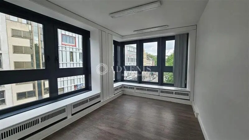 Office in Lille for lease - Interior Photo - Image 3 of 10