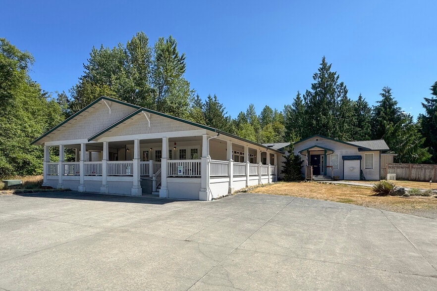 202 Birdsong Ln, Port Angeles, WA à vendre - Photo principale - Image 1 de 52