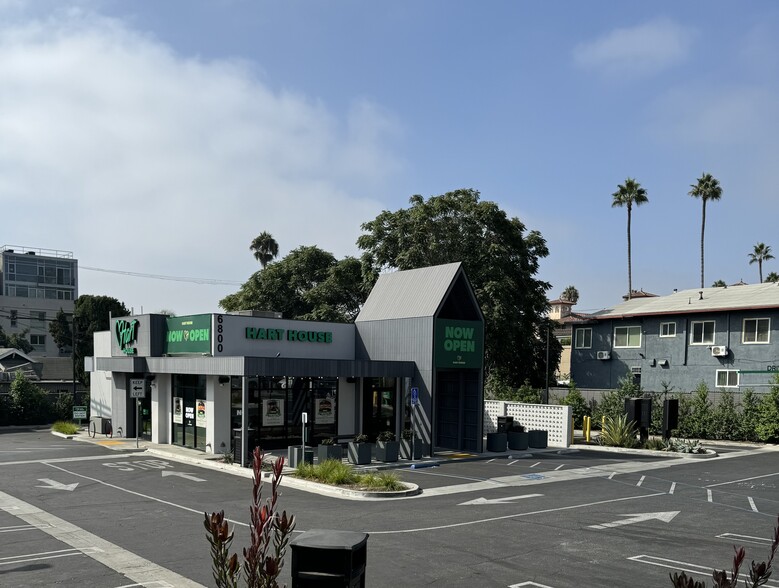 6800 W Sunset Blvd, Los Angeles, CA for lease - Building Photo - Image 1 of 6