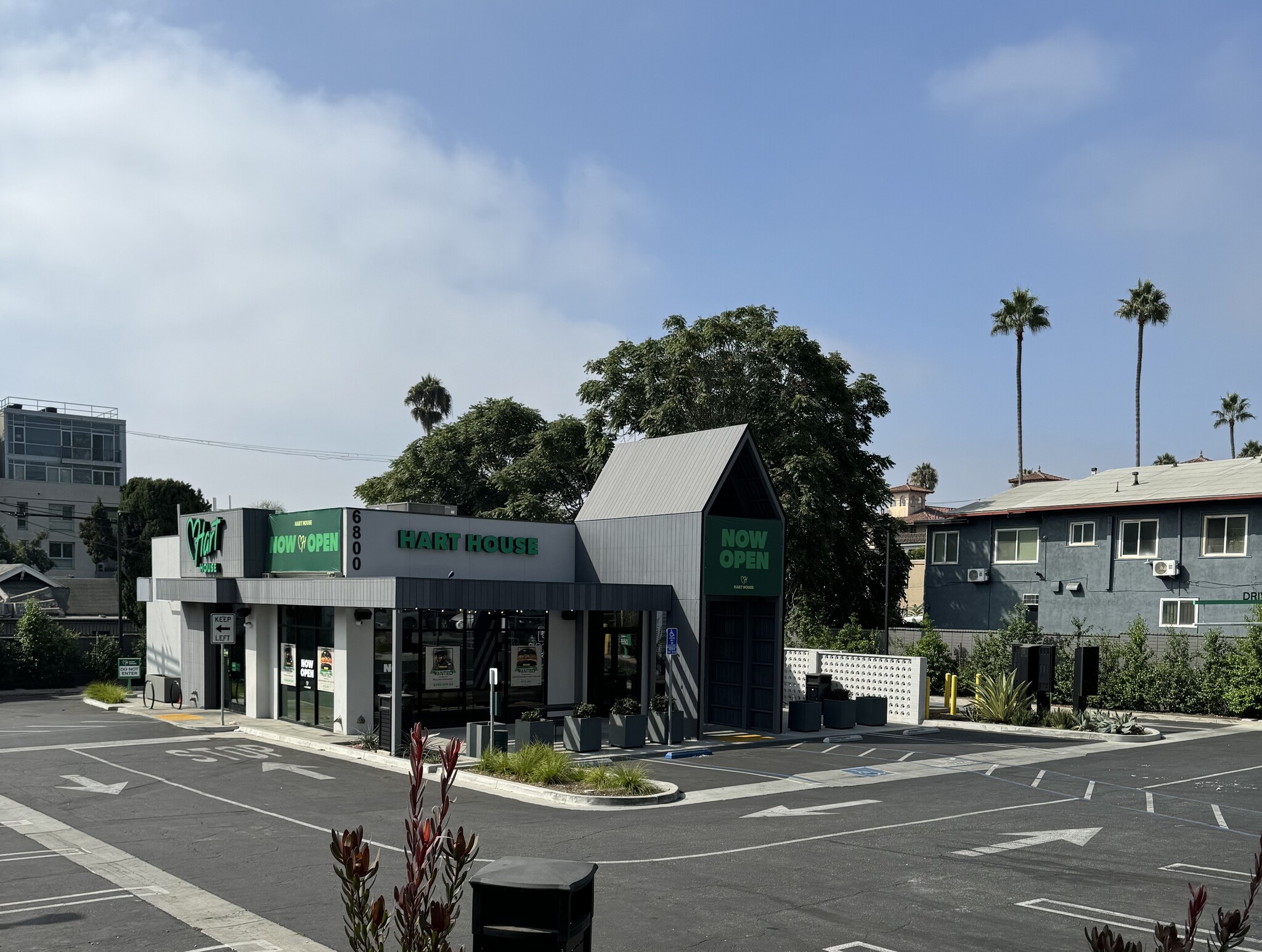 6800 W Sunset Blvd, Los Angeles, CA for lease Building Photo- Image 1 of 7