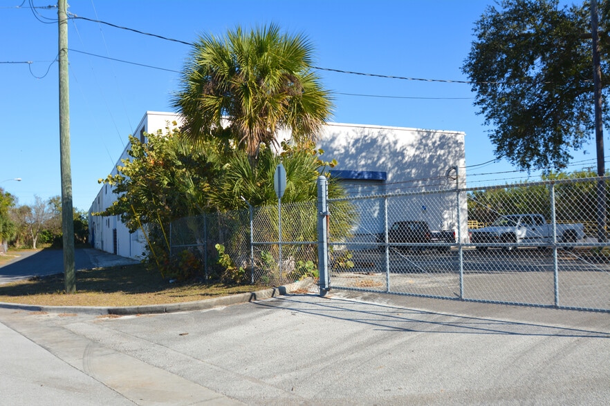 440 Railroad Ave, Cocoa, FL for lease - Building Photo - Image 3 of 10