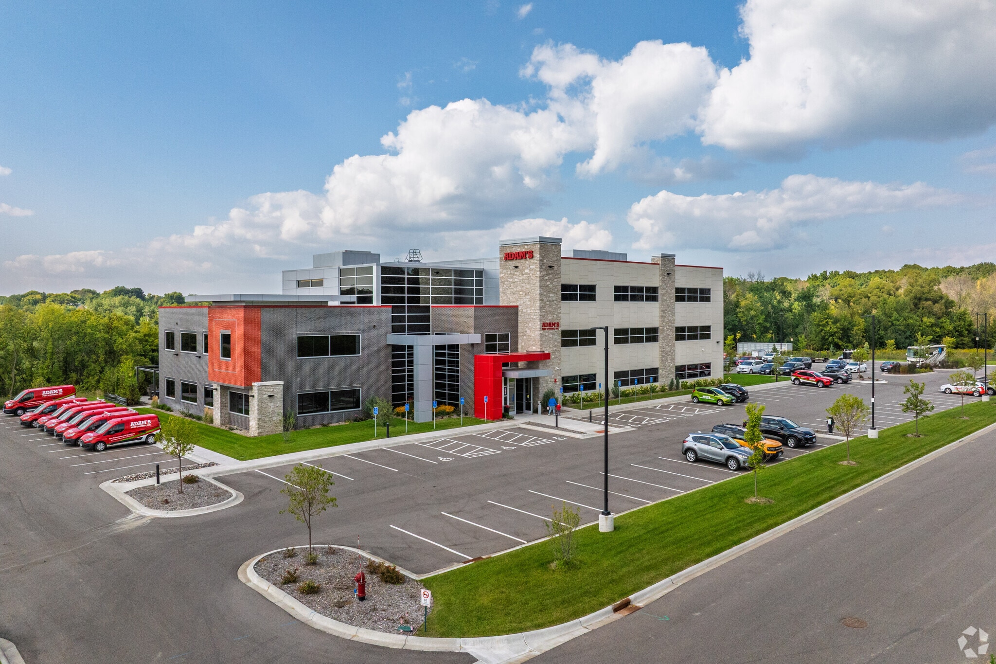 2900 Eagle Bluff Cir, Medina, MN for lease Primary Photo- Image 1 of 5