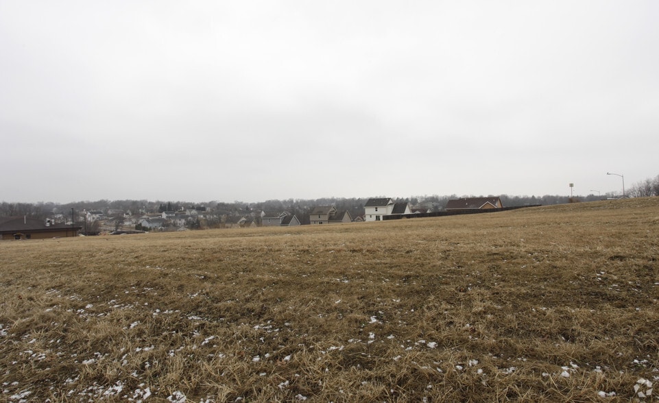 1901 N Jefferson Way, Indianola, IA for sale - Primary Photo - Image 2 of 3