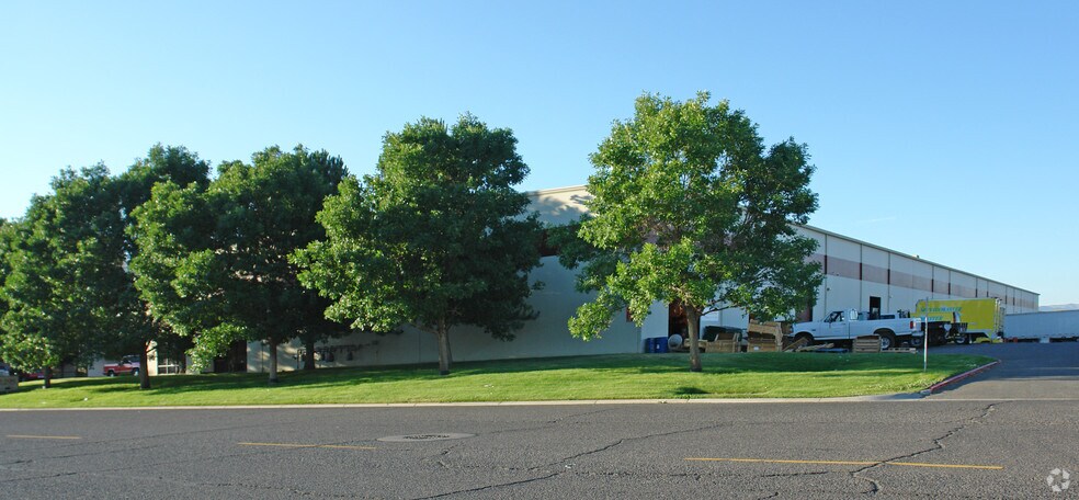 1277-1295 Spice Islands Dr, Sparks, NV à louer - Photo du bâtiment - Image 2 de 5