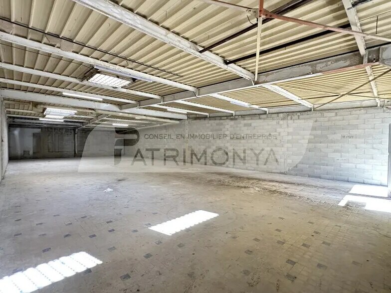 Local d'activités dans Aubagne à vendre - Photo intérieure - Image 2 de 9