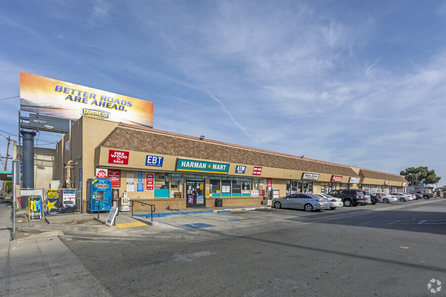 1564-1574 N Blackstone Ave, Fresno, CA à vendre - Photo principale - Image 1 de 1