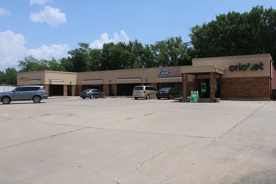 2510-2522 N Summit Rd, Arkansas City, KS for sale - Building Photo - Image 1 of 1