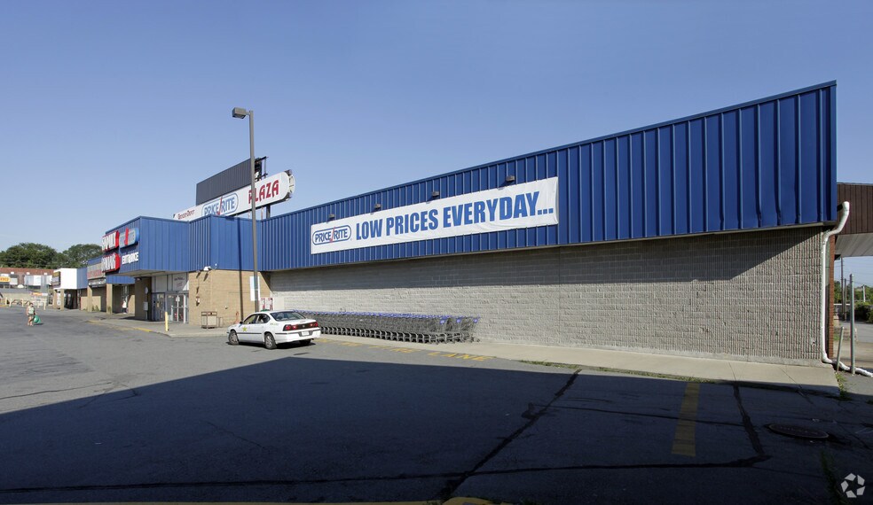 139 Hathaway Rd, New Bedford, MA à louer - Photo du bâtiment - Image 2 de 12